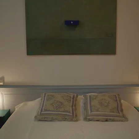 Le Chablis Bed & Breakfast
